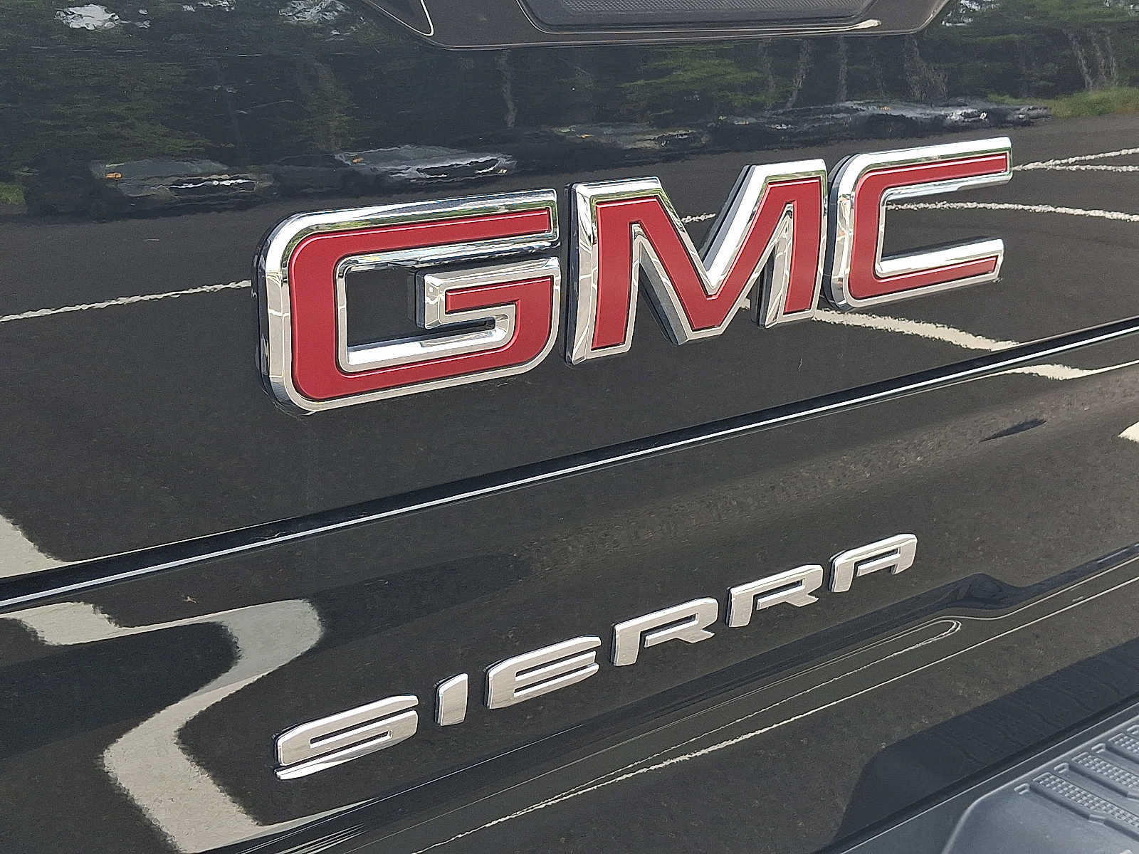 Used 2025 GMC Sierra 1500 SLT AWD/4WD image 29