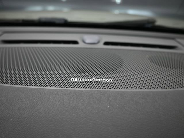 Used 2023 Volvo XC40 B5 Plus w/ Driver Assist Package image 30