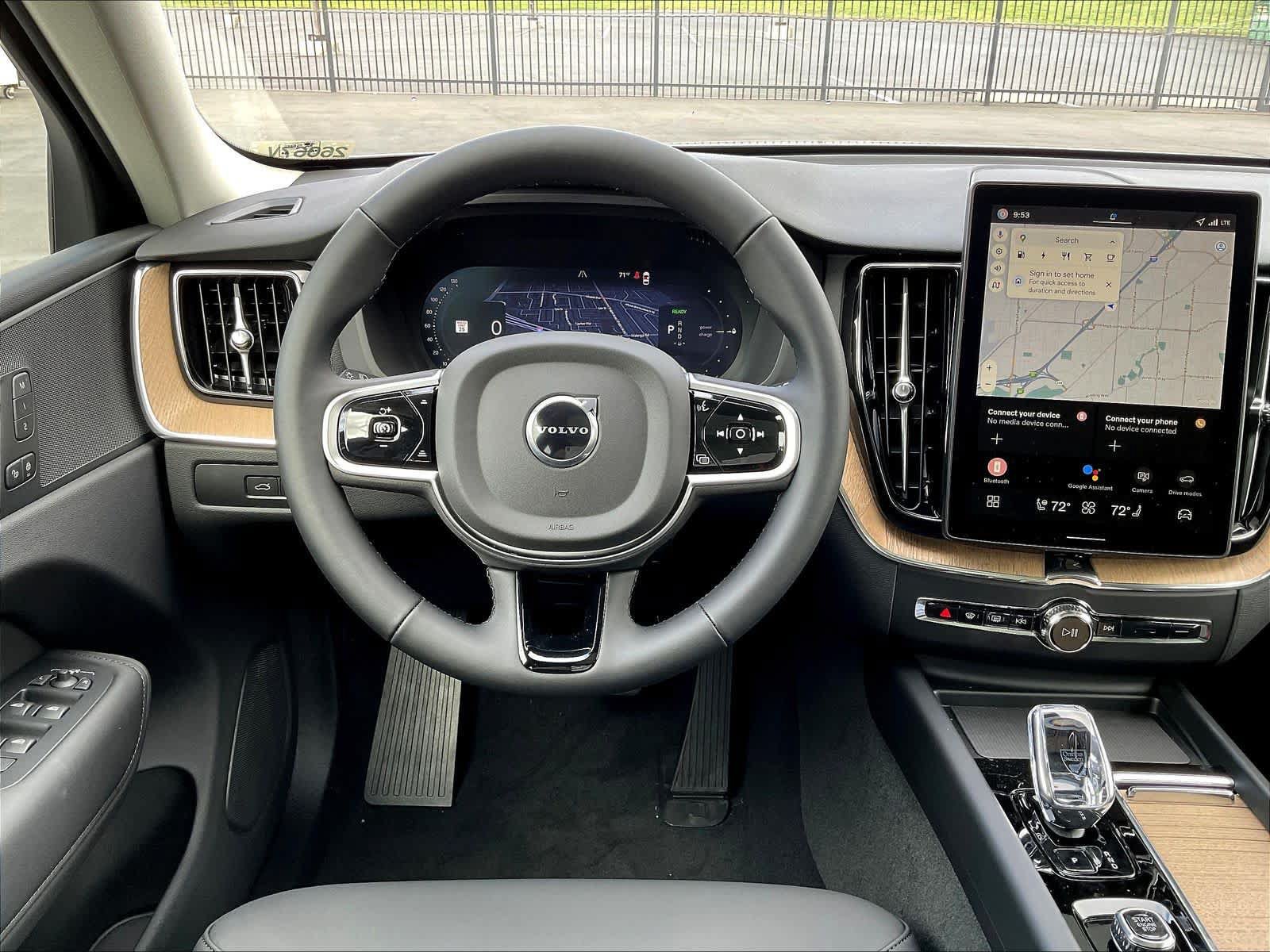 New 2026 Volvo XC60 T8 Plus w/ Climate Package PRO AWD/4WD image 15