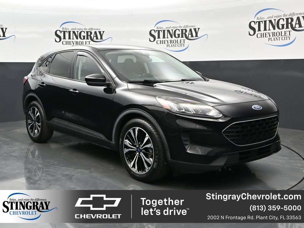 Used 2022 Ford Escape SE w/ SE Sport Appearance Package FWD image 1