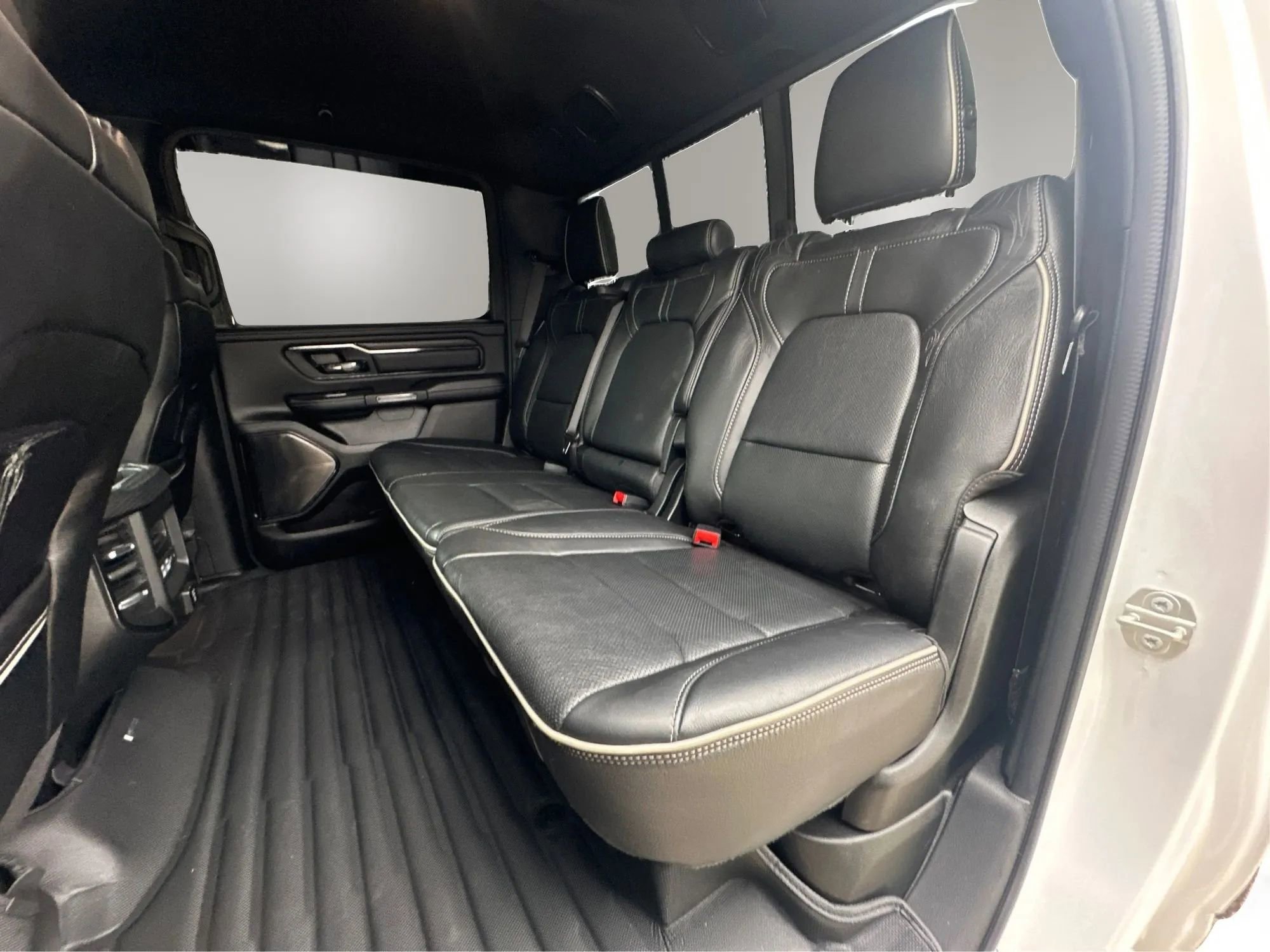 Used 2023 RAM 1500 Limited AWD/4WD image 15