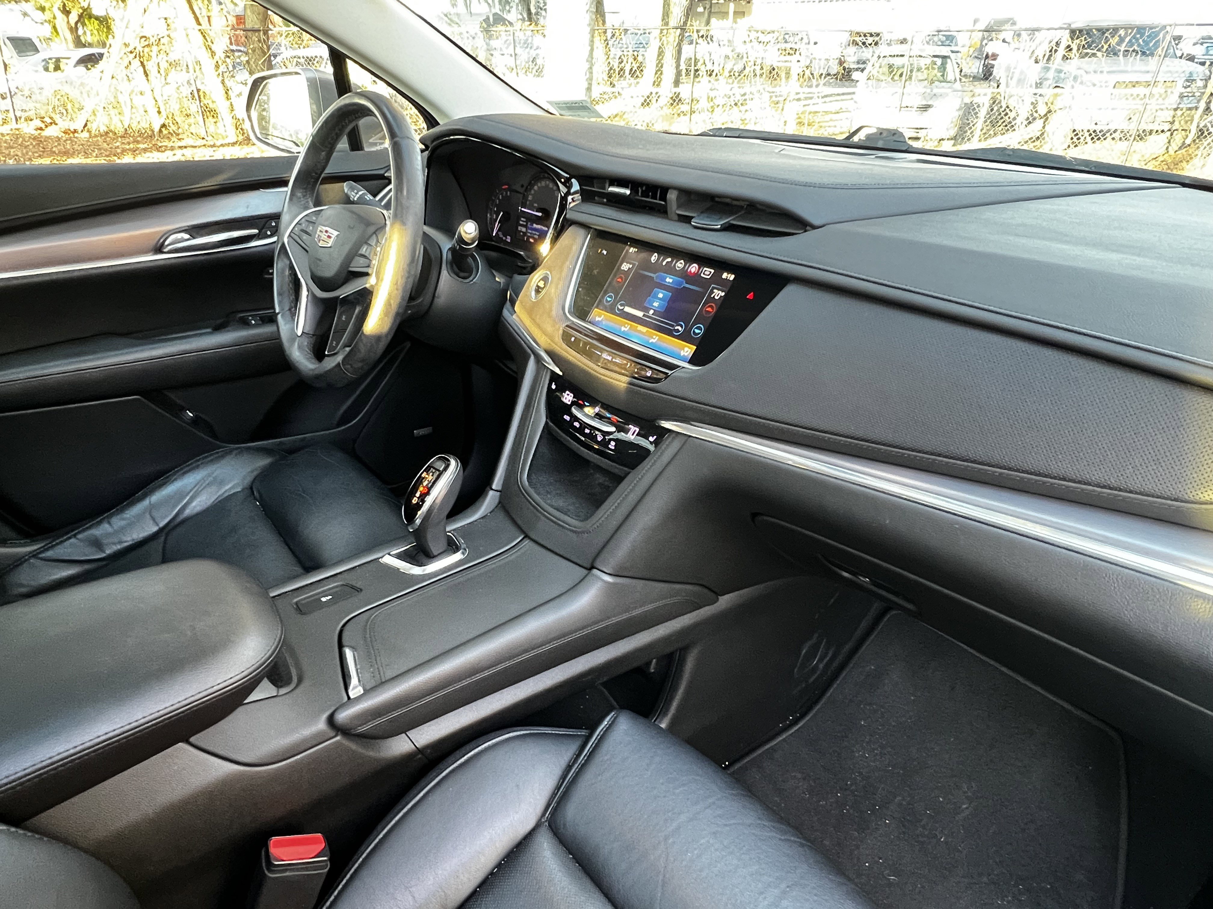 Used 2017 Cadillac XT5 Luxury image 48