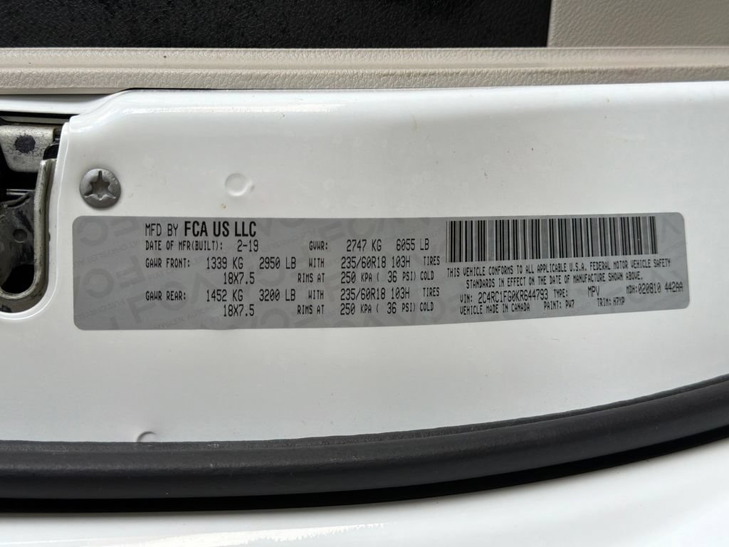 Used 2019 Chrysler Pacifica Touring Plus w/ Advanced Safetytec Group FWD image 42