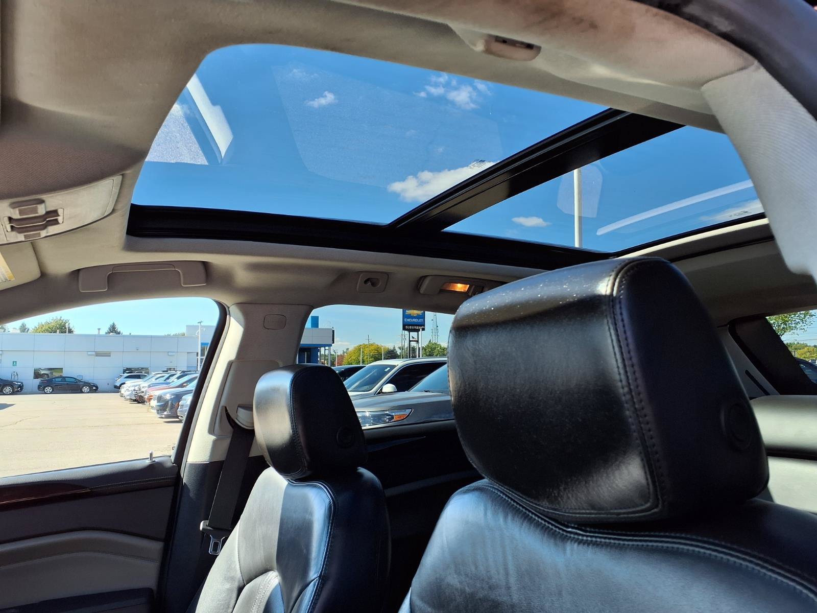 Used 2010 Cadillac SRX Premium AWD/4WD image 17