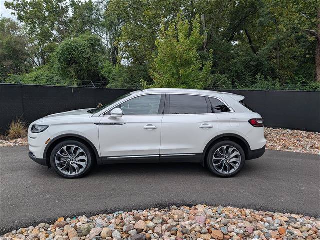 Used 2023 Lincoln Nautilus Reserve AWD/4WD image 2