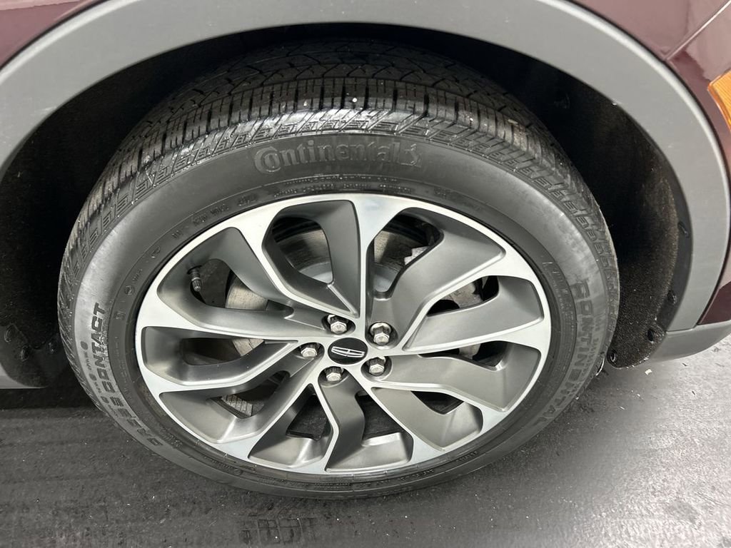 Used 2022 Lincoln Nautilus Reserve w/ Equipment Group 201A image 8