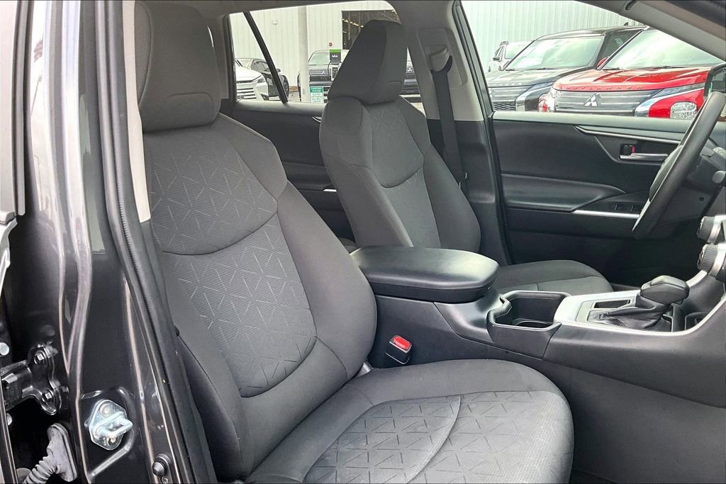 Used 2024 Toyota RAV4 XLE image 27