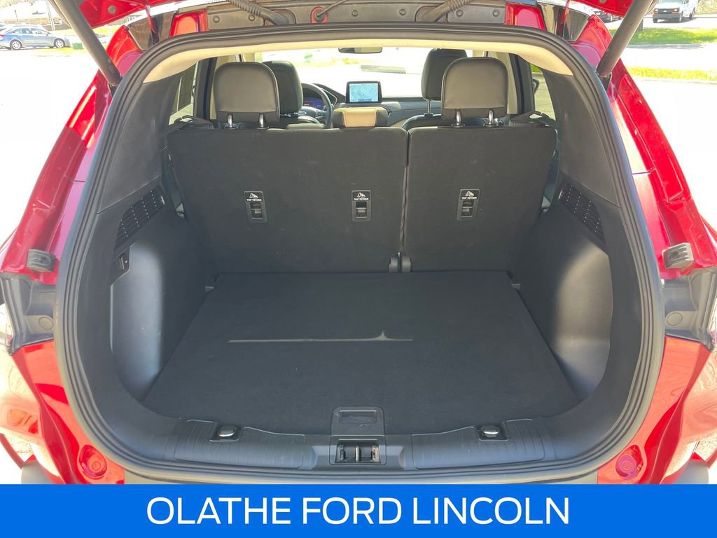 Used 2020 Ford Escape Titanium w/ Titanium Premium Package 2.0 image 27