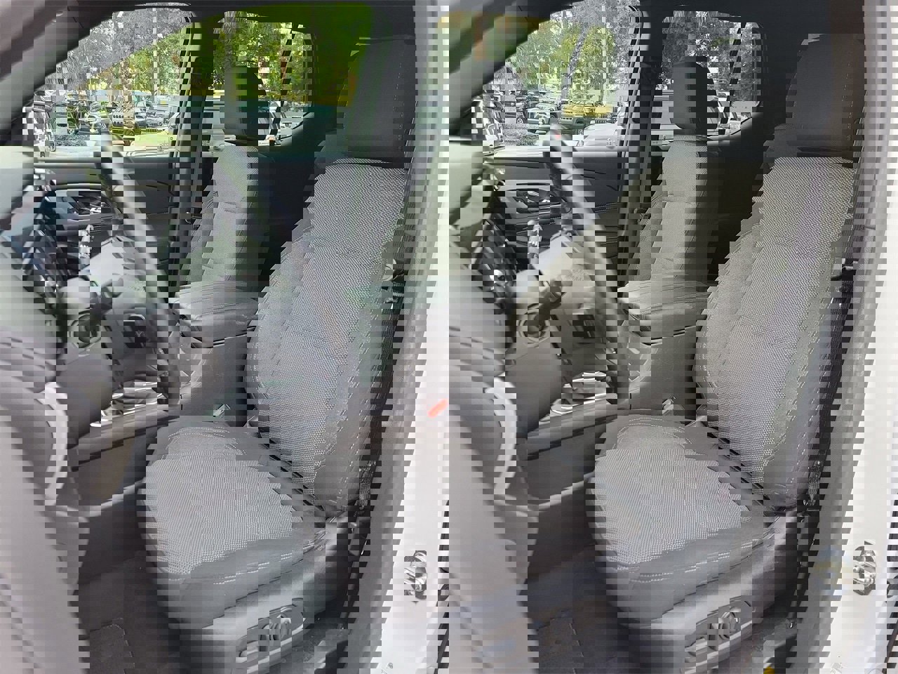 Used 2023 Chevrolet Traverse LT image 17