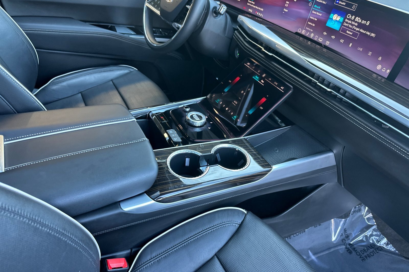 Used 2025 Cadillac Escalade Premium Luxury image 18