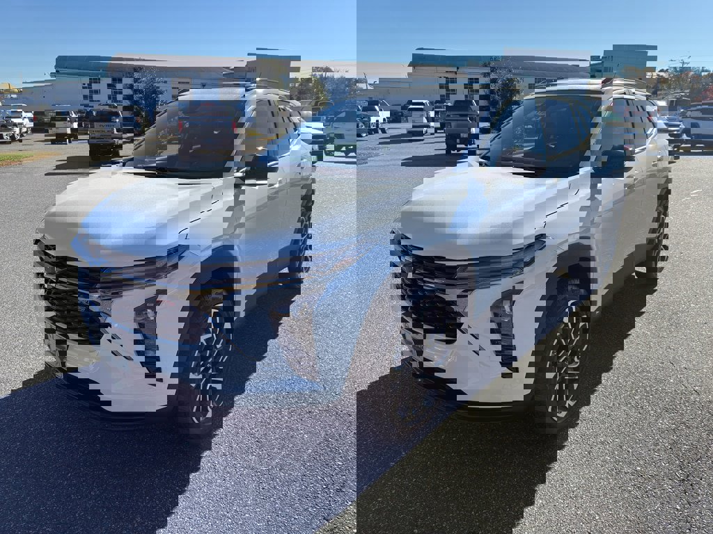 New 2026 Chevrolet Trax RS w/ Sunroof Package image 2