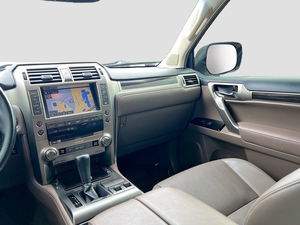 Used 2016 Lexus GX 460 w/ Comfort Package image 23