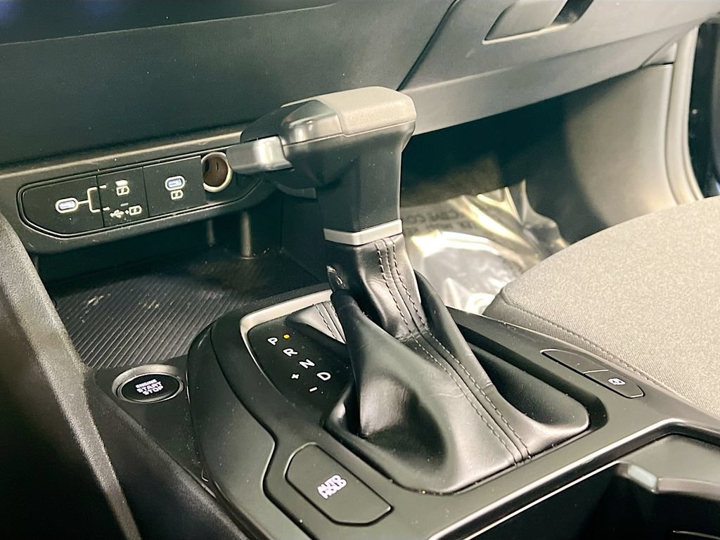 Used 2025 Kia K4 FWD image 16