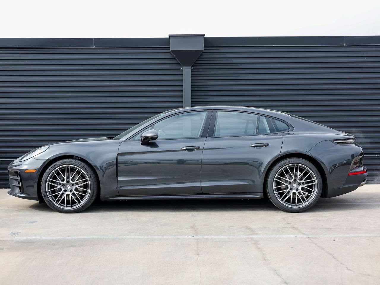 New 2026 Porsche Panamera RWD image 2