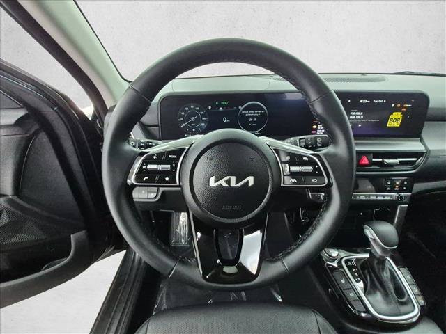 Used 2026 Kia Seltos EX FWD image 28