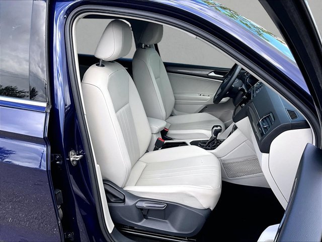 Used 2022 Volkswagen Tiguan SE FWD image 9