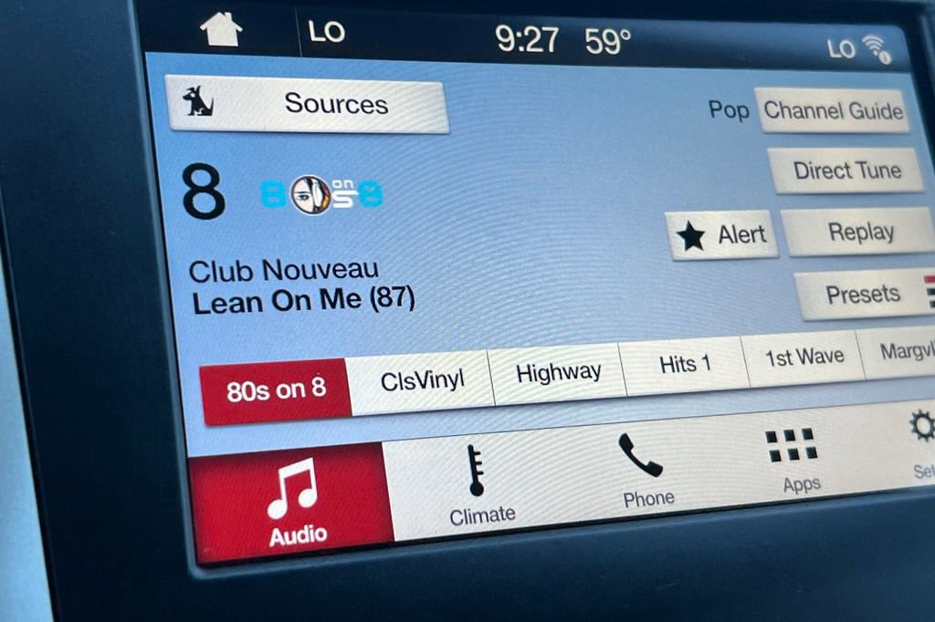 Used 2017 Ford Fusion SE w/ Fusion SE Technology Package image 20