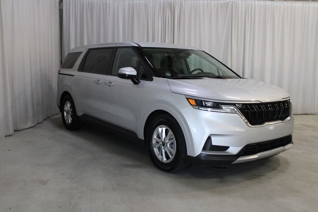 Used 2023 Kia Carnival LX FWD image 26