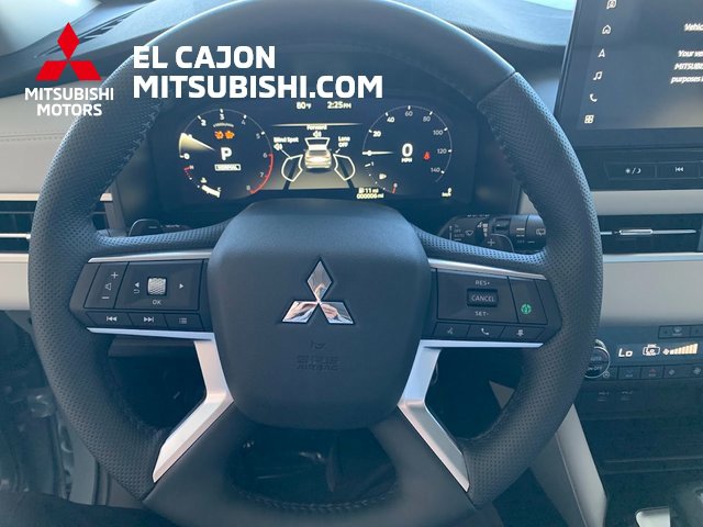 New 2025 Mitsubishi Outlander SEL image 18