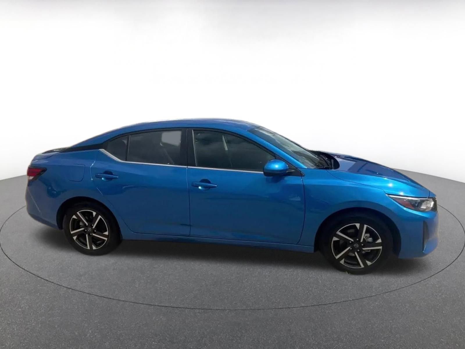 Used 2025 Nissan Sentra SV image 16