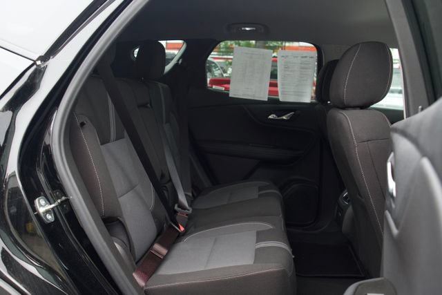 Used 2025 Chevrolet Blazer LT FWD image 28