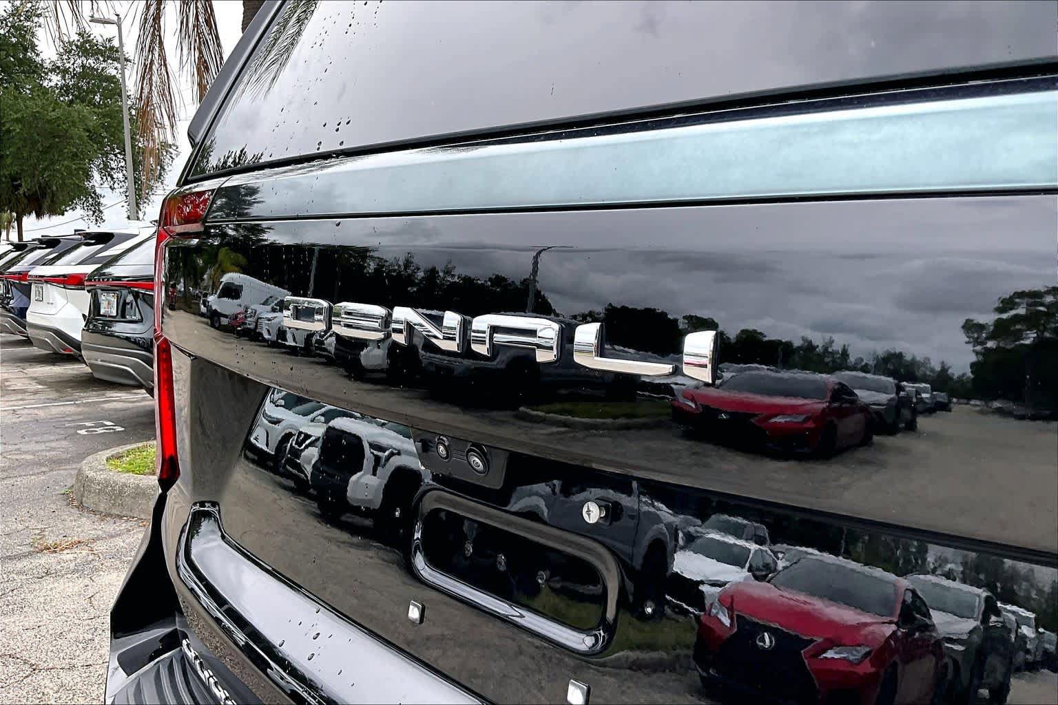 Used 2025 GMC Yukon Denali Ultimate AWD/4WD image 31