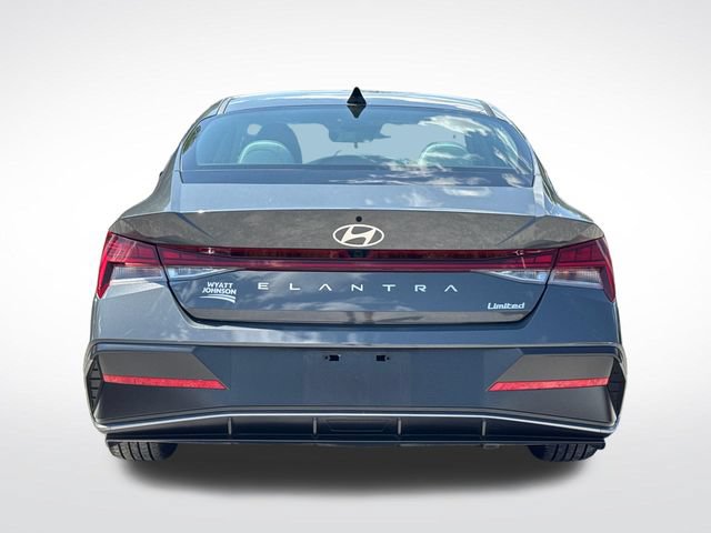 Used 2026 Hyundai Elantra Limited FWD image 4