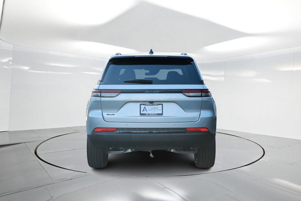 New 2025 Jeep Grand Cherokee Altitude image 3