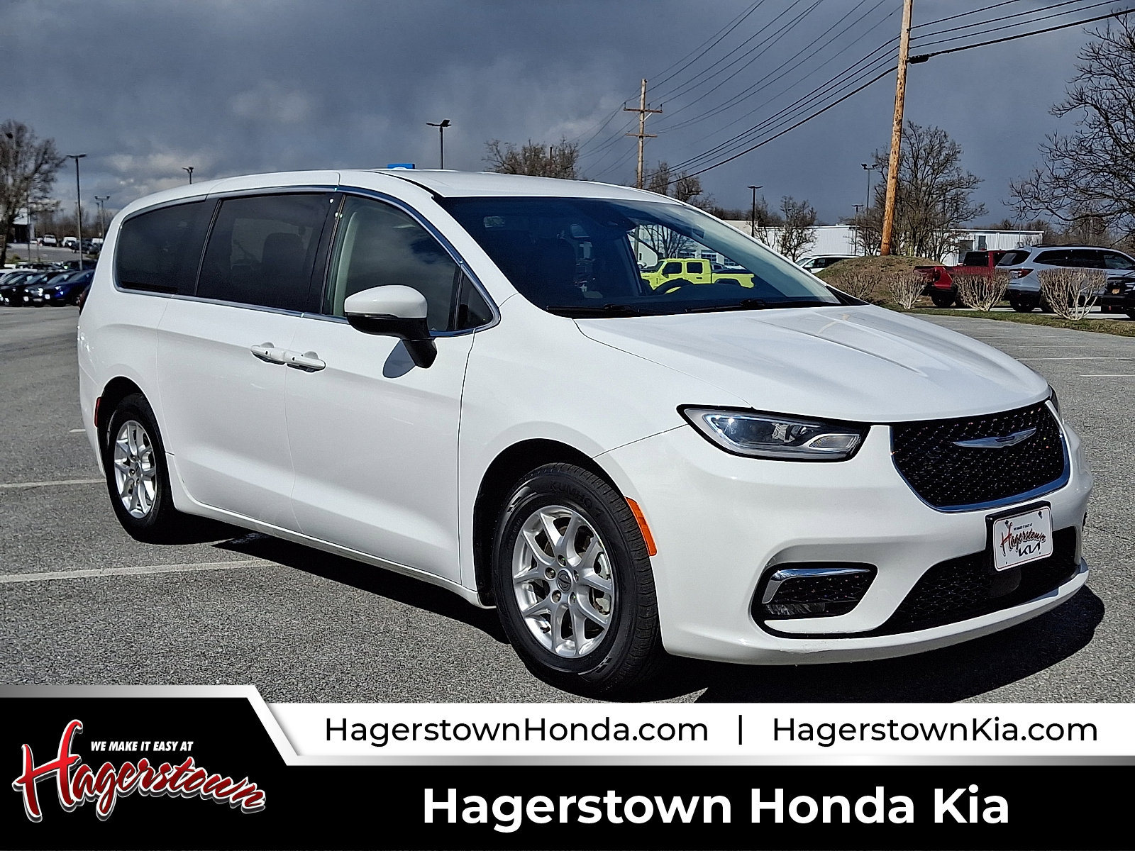 Used 2023 Chrysler Pacifica Touring-L