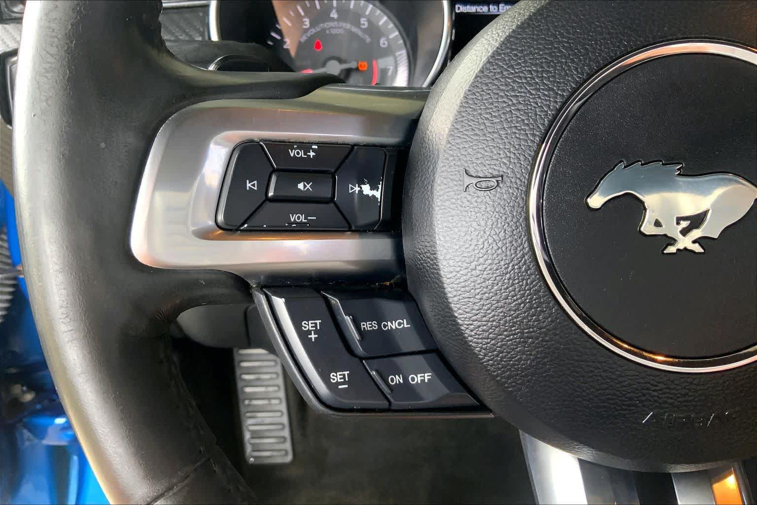Used 2018 Ford Mustang Coupe RWD image 20