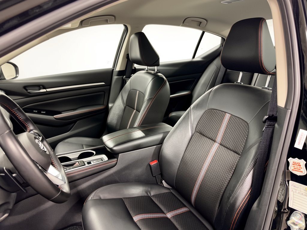 Used 2025 Nissan Altima 2.5 SR AWD/4WD image 5