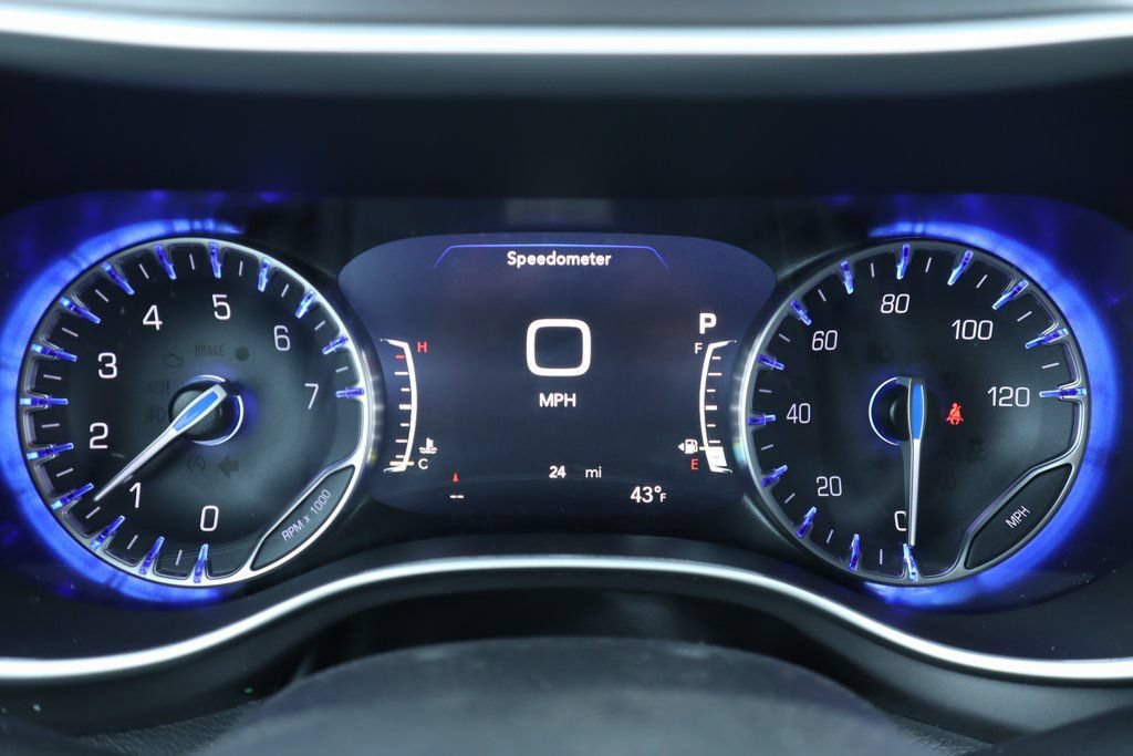 New 2026 Chrysler Pacifica Select FWD image 4