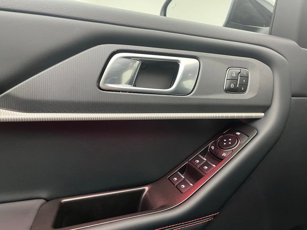 New 2026 Ford Explorer ST-Line w/ ST-Line Street Pack image 19