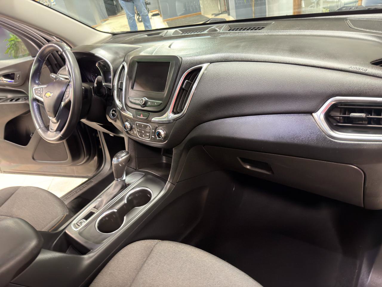 Used 2020 Chevrolet Equinox LT FWD image 23