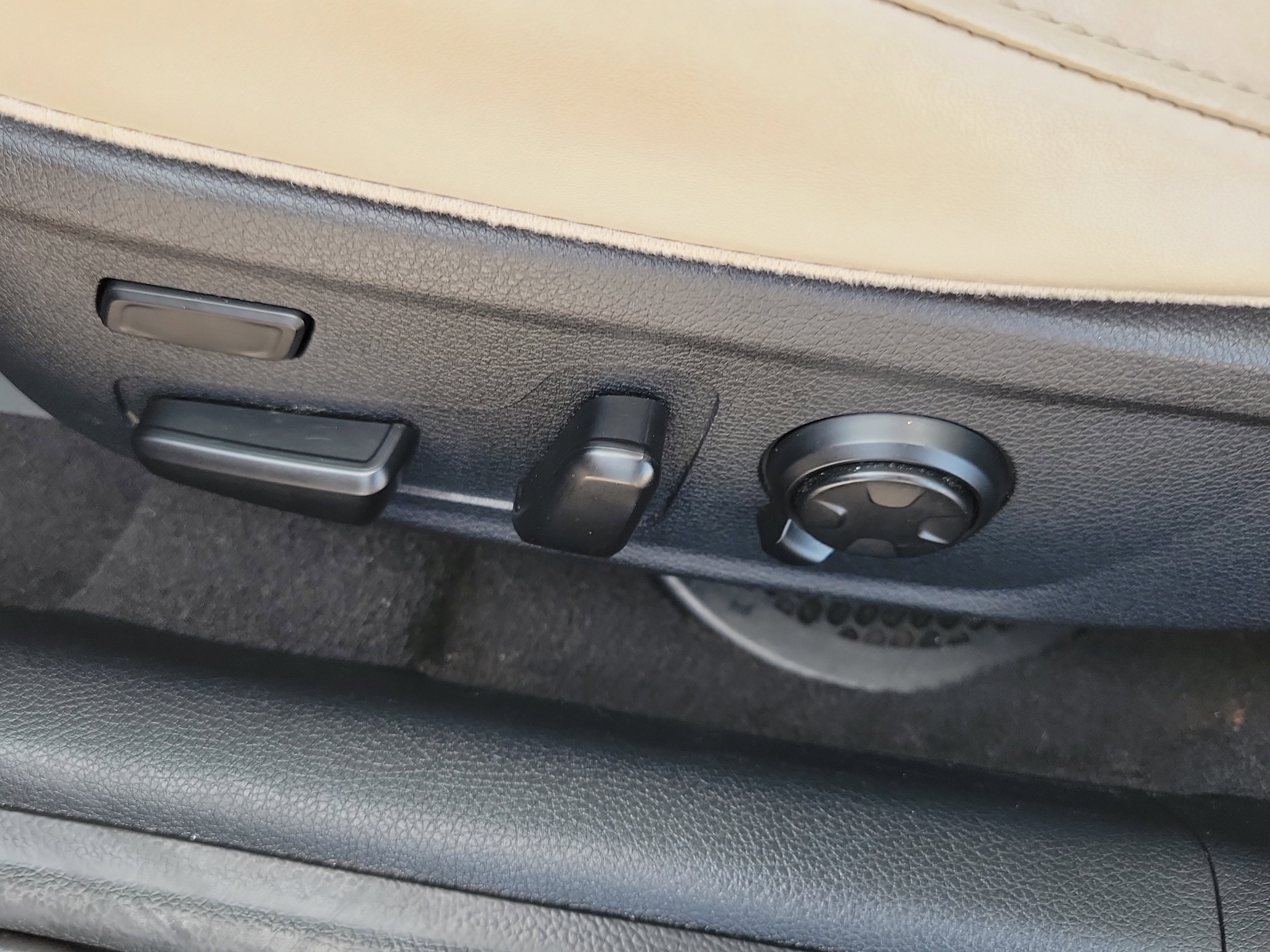 Used 2018 Kia Stinger GT2 image 26