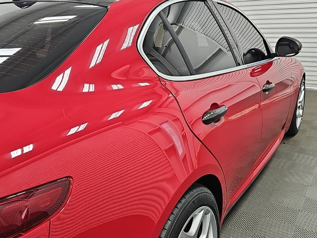 Used 2018 Alfa Romeo Giulia Ti w/ TI Performance Package RWD image 10