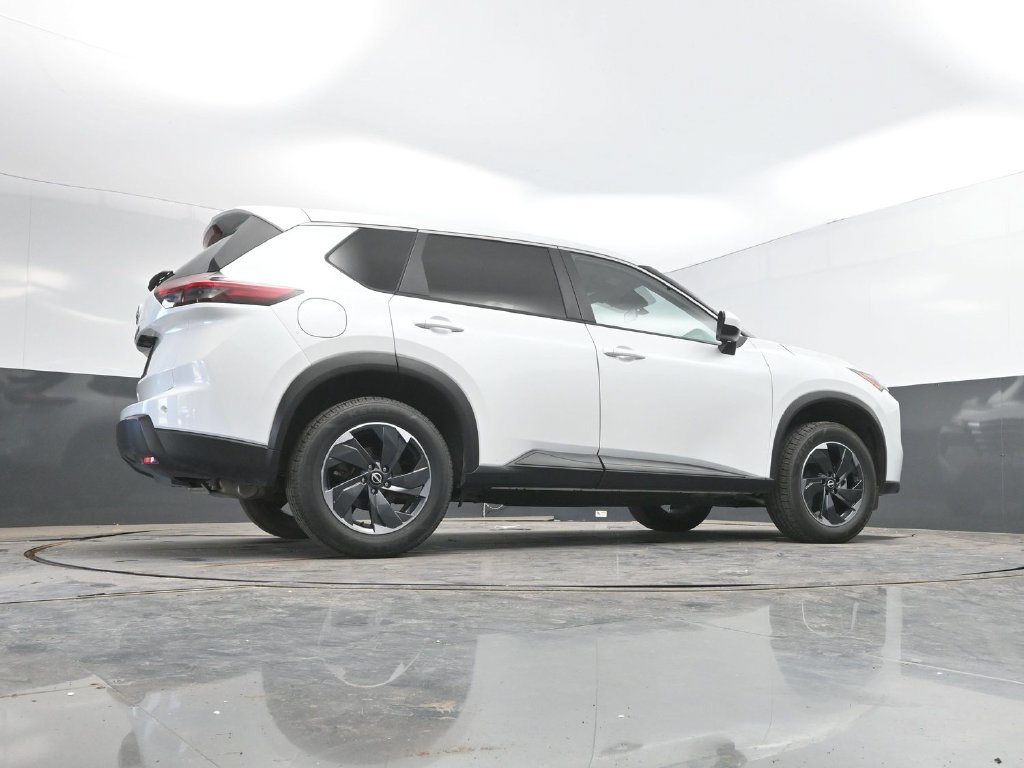 Used 2025 Nissan Rogue SV FWD image 38