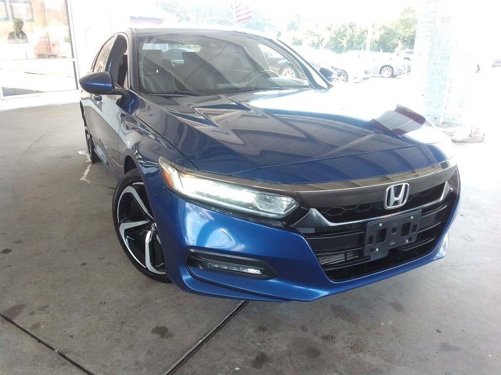 Used 2018 Honda Accord Sport image 2