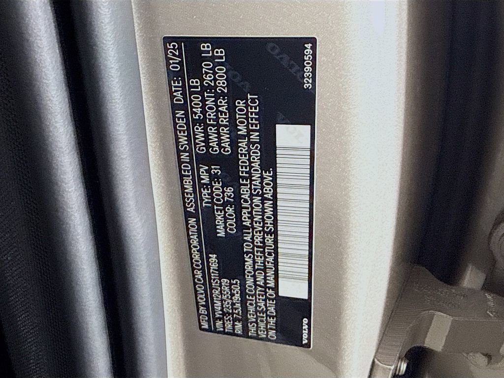 Used 2025 Volvo XC60 B5 Core w/ Protection Package Premier image 32