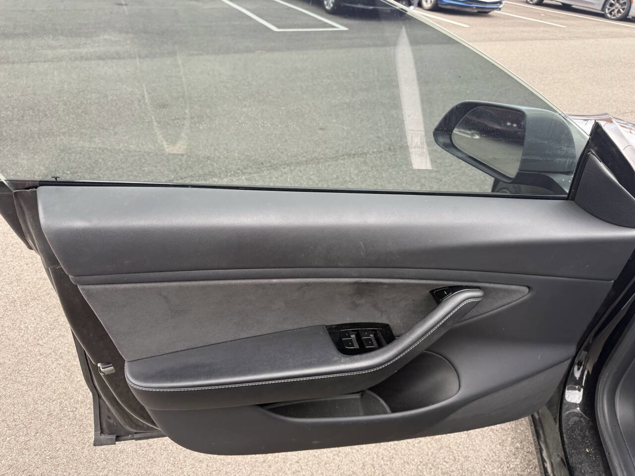 Used 2019 Tesla Model 3 Standard Range Plus image 21