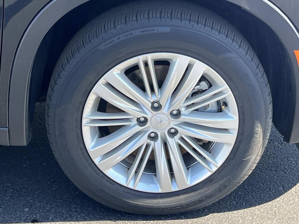 Used 2023 Mitsubishi Outlander ES image 9