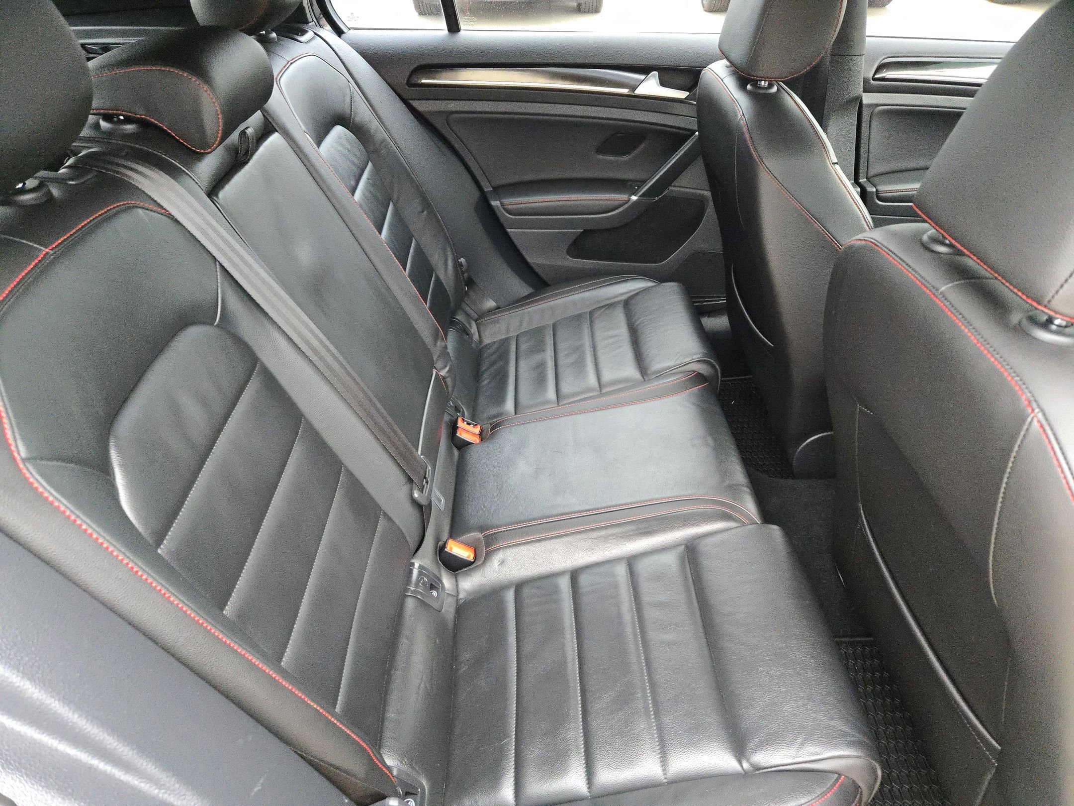 Used 2017 Volkswagen GTI SE image 26