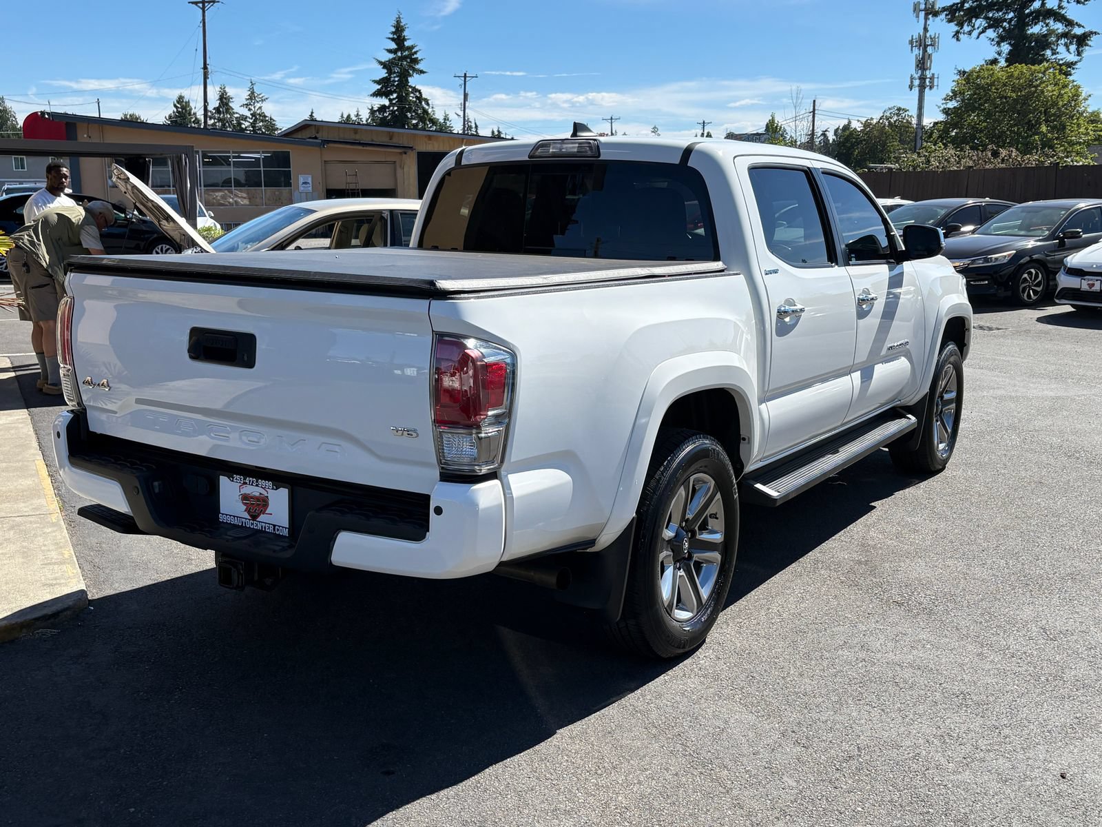 Used 2019 Toyota Tacoma Limited AWD/4WD image 4