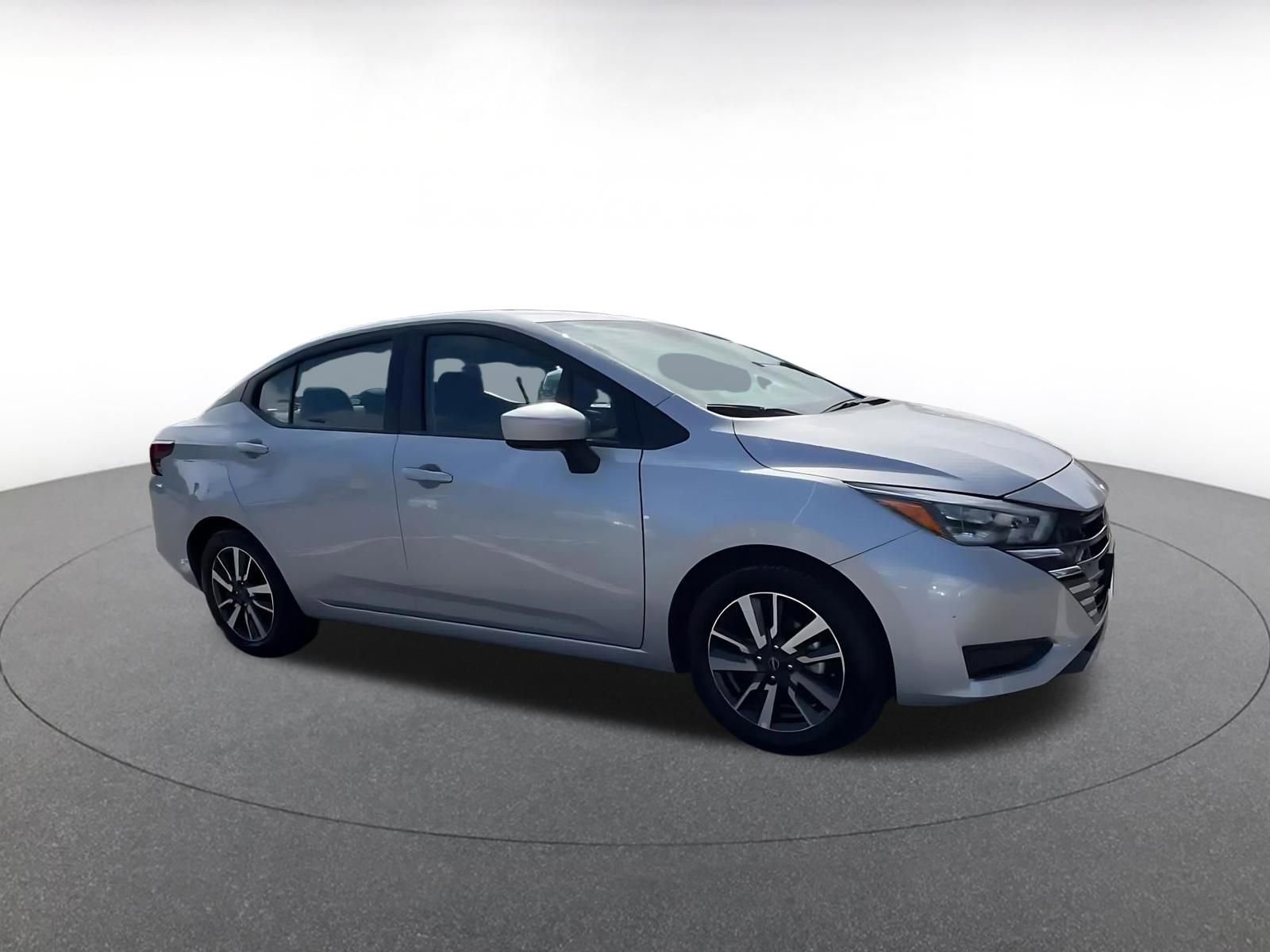 Used 2025 Nissan Versa SV FWD video 2