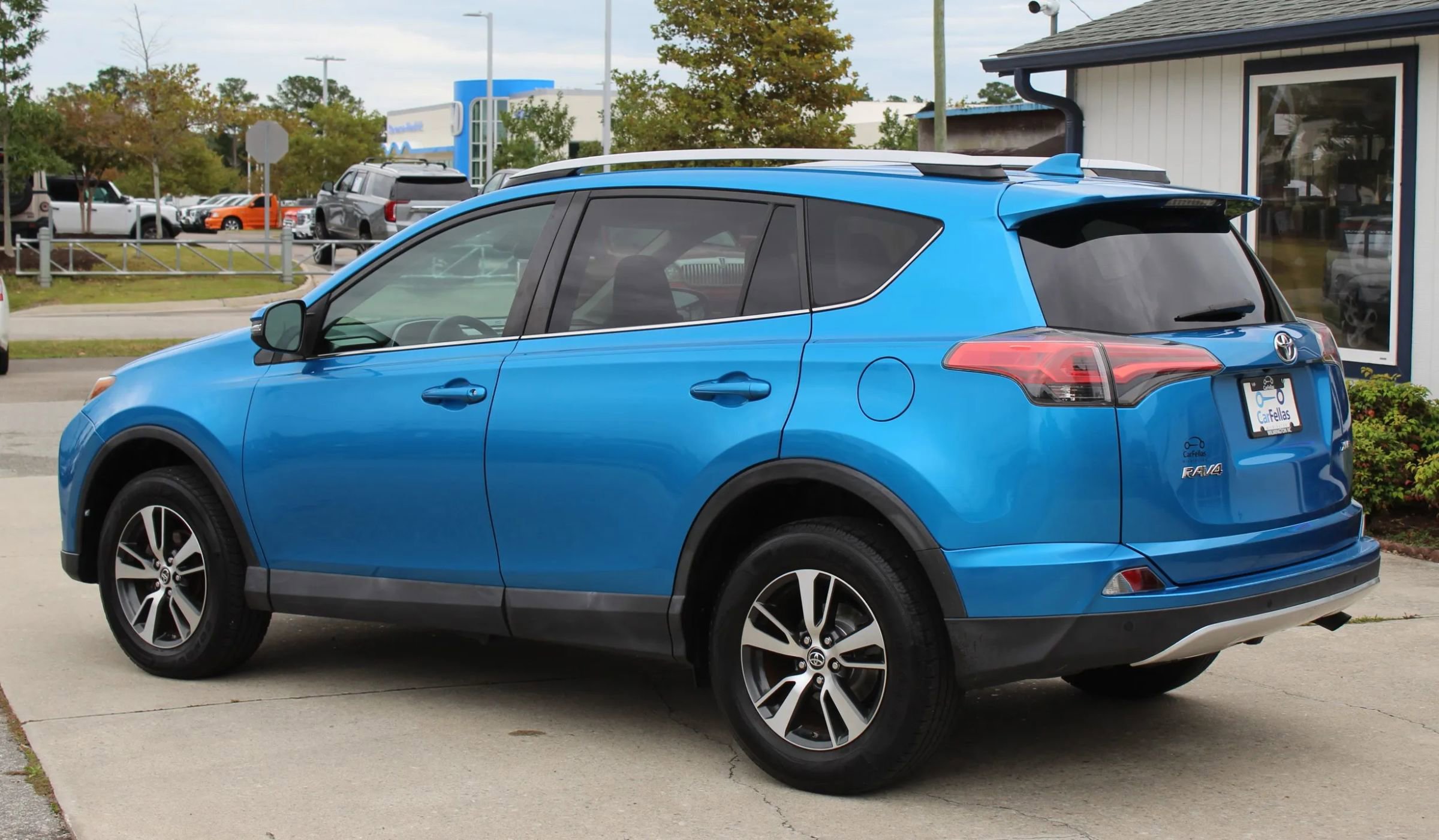 Used 2016 Toyota RAV4 XLE image 3