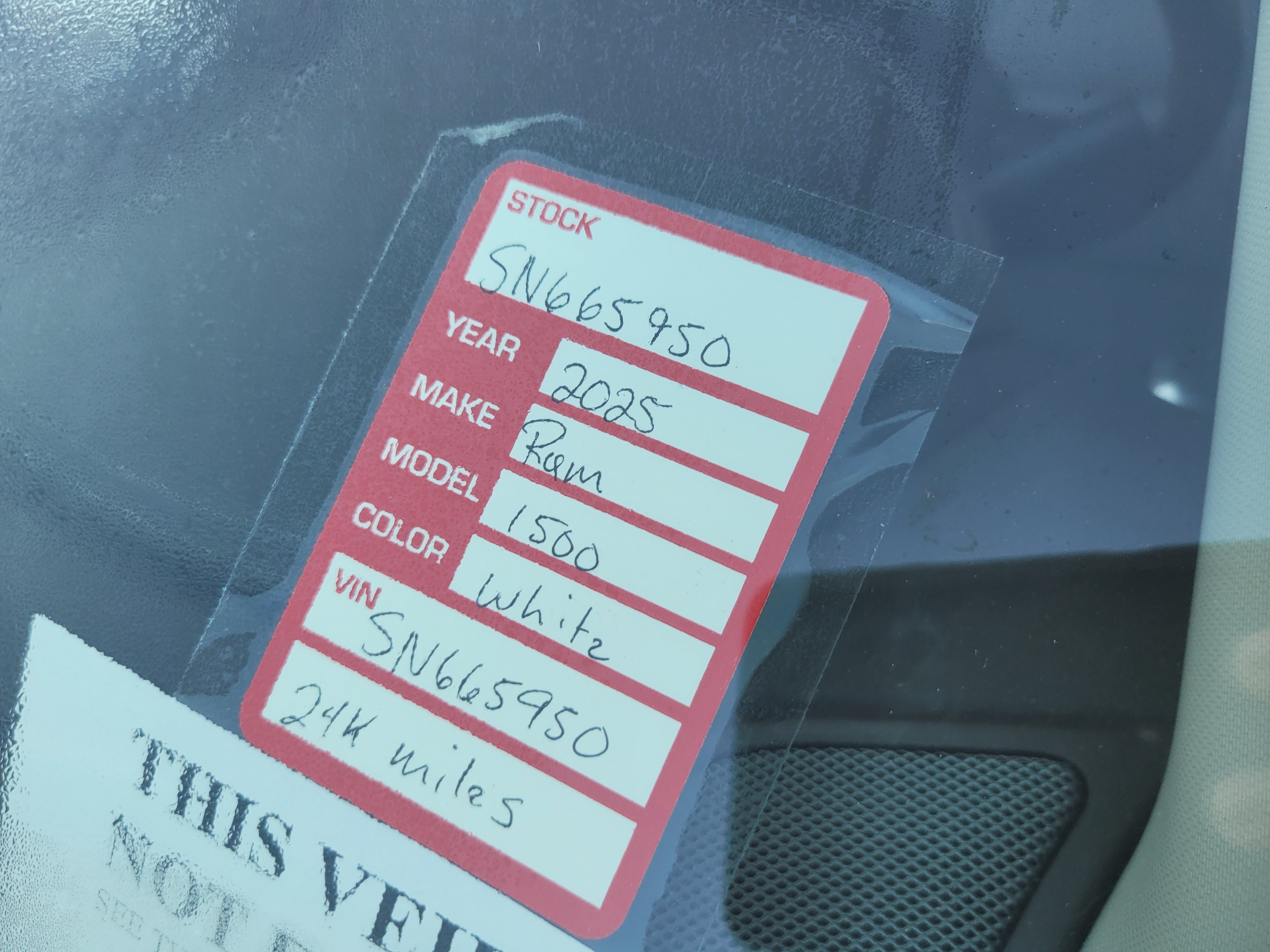 Used 2025 RAM 1500 Laramie AWD/4WD image 10