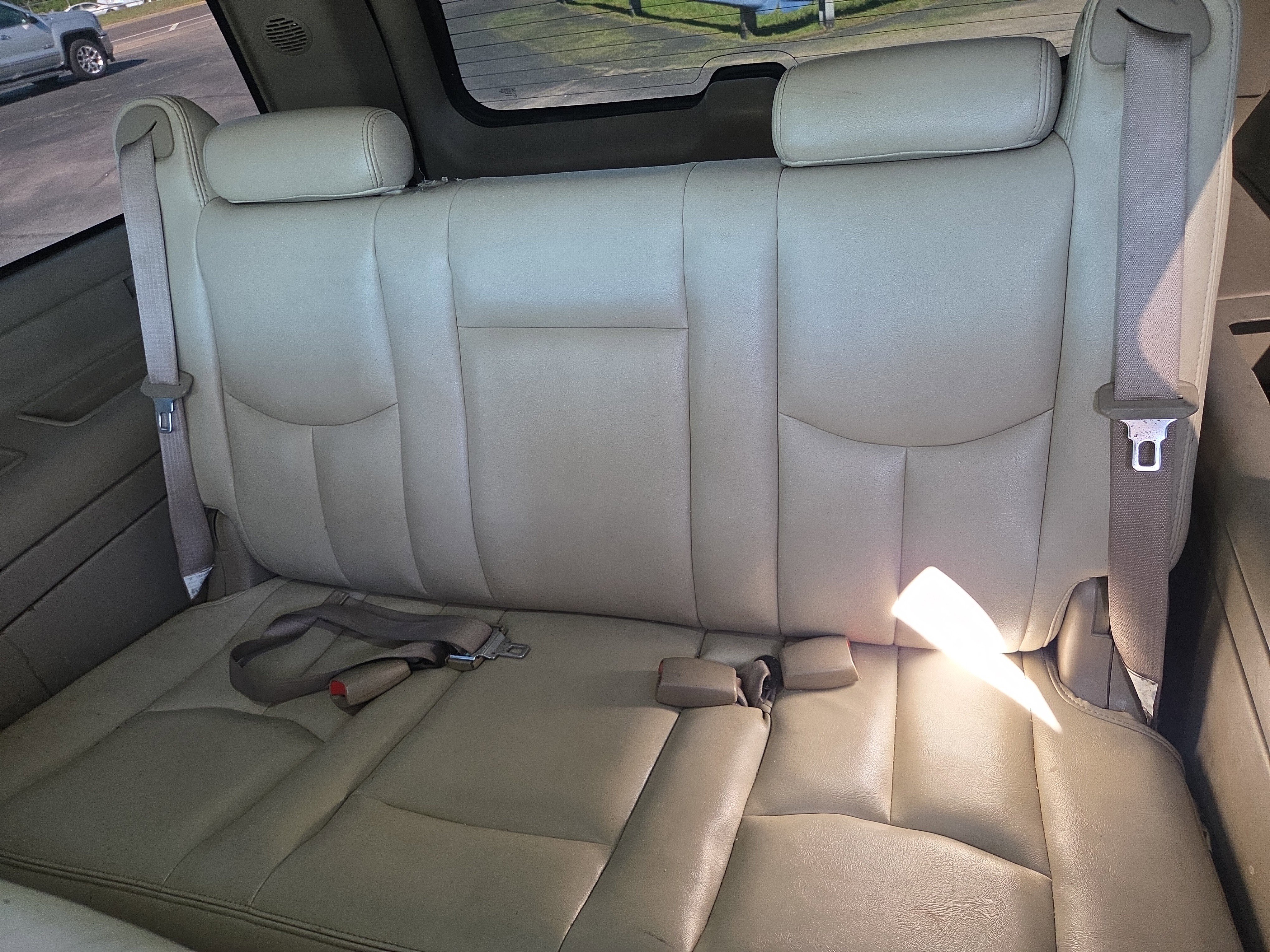 Used 2005 Chevrolet Suburban LT w/ Preferred Equipment Group RWD image 12