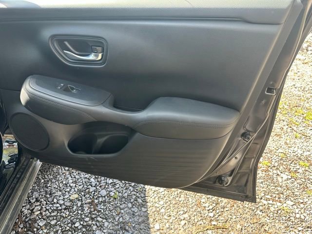 Used 2025 Honda HR-V LX image 5