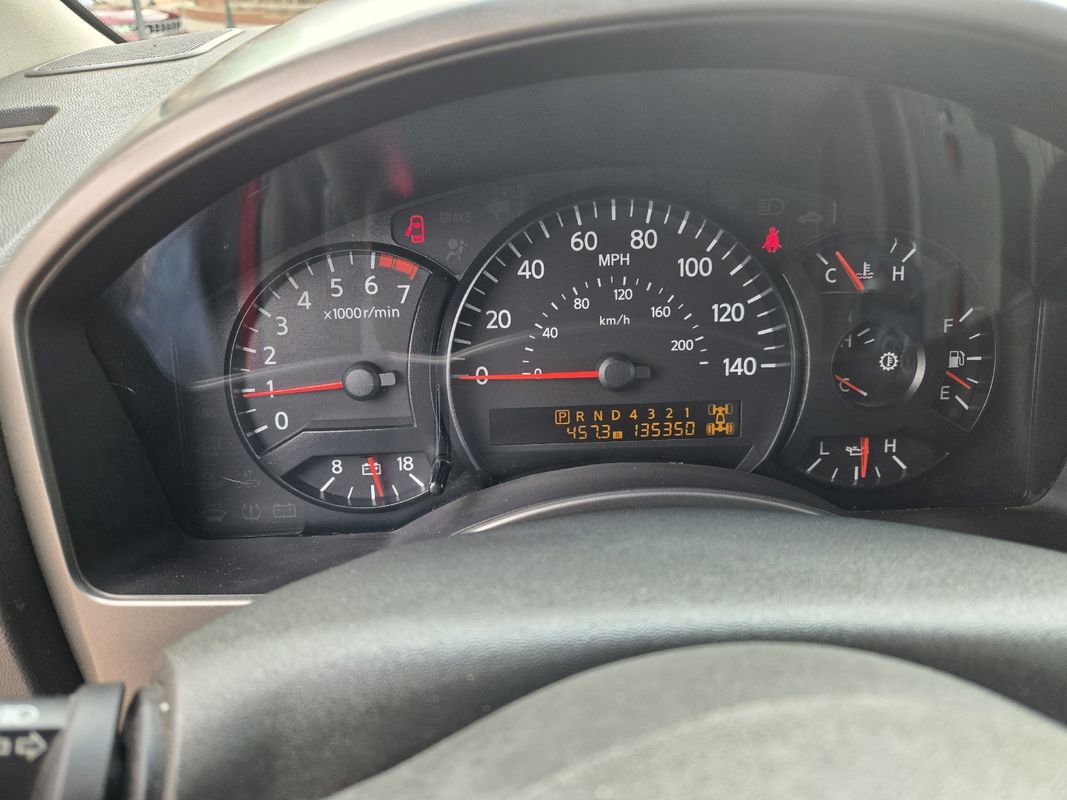 Used 2005 Nissan Titan SE image 16