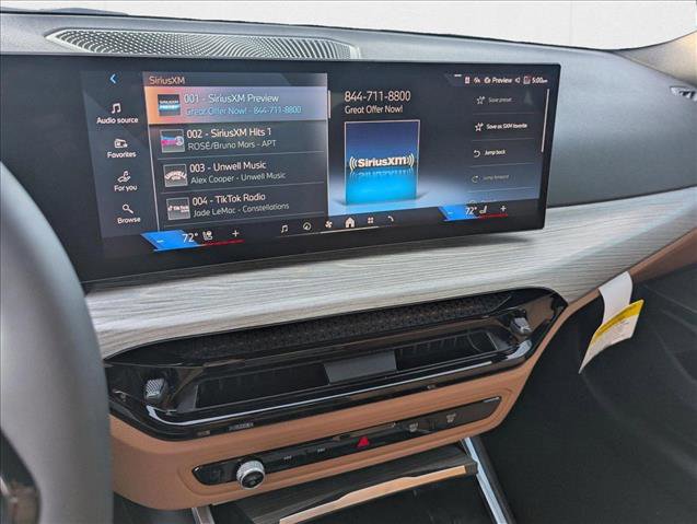 Used 2025 BMW 330i Sedan w/ Premium Package image 11